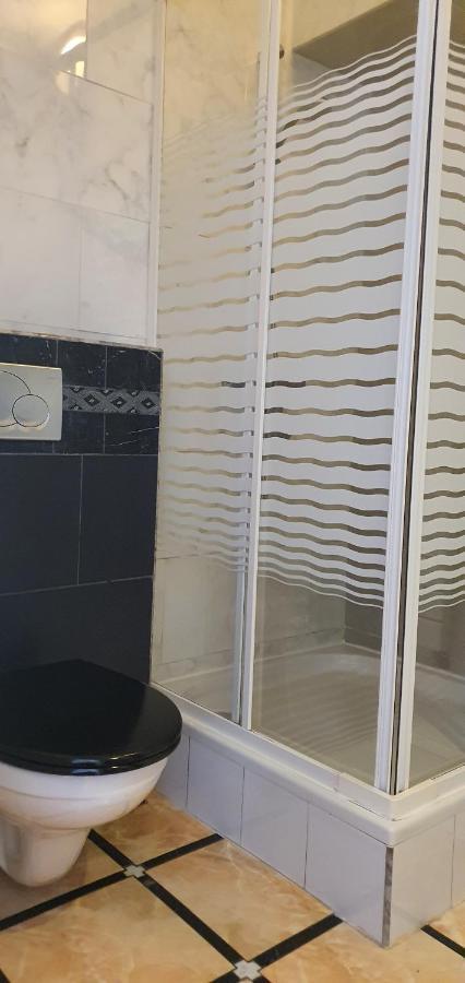 Apartamento Dom Pod Orlimi Skalami - Blisko Zamku Czocha Leśna Exterior foto