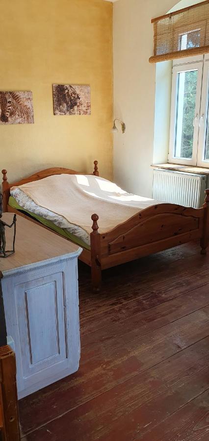 Apartamento Dom Pod Orlimi Skalami - Blisko Zamku Czocha Leśna Exterior foto
