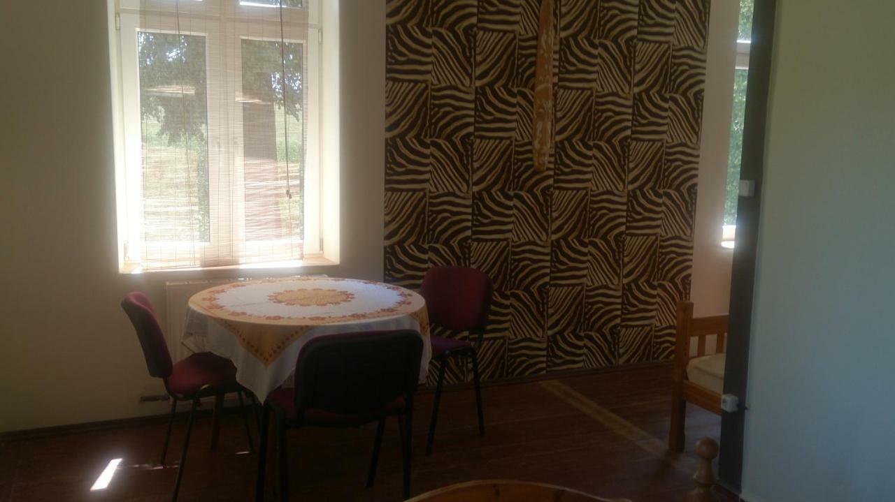 Apartamento Dom Pod Orlimi Skalami - Blisko Zamku Czocha Leśna Exterior foto
